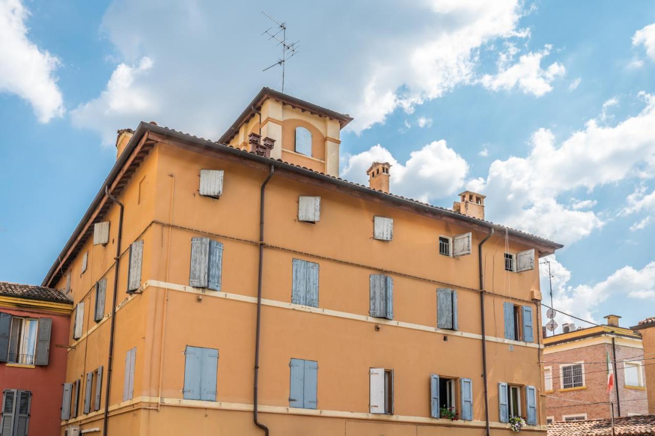 Appartamento Nella Corte Del Mulino, 1 Passo Dal Centro Con Parcheggio Modena Esterno foto